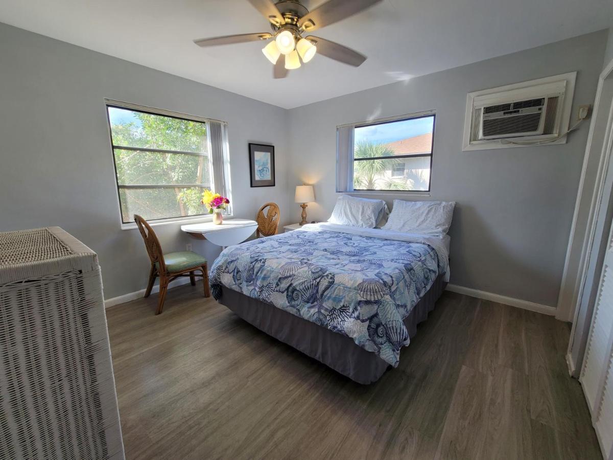 Hideaway Waterfront Resort Cape Coral Exterior foto