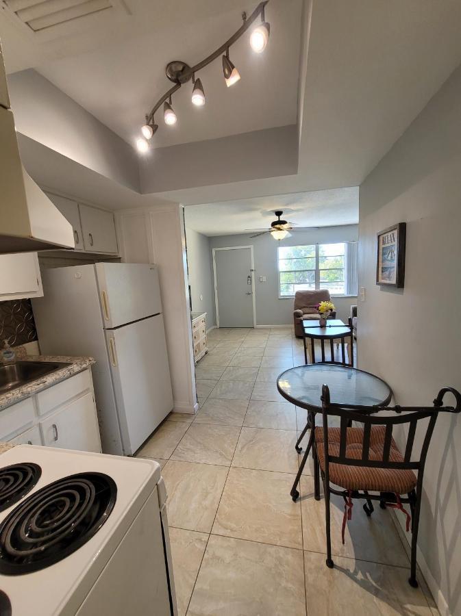 Hideaway Waterfront Resort Cape Coral Exterior foto