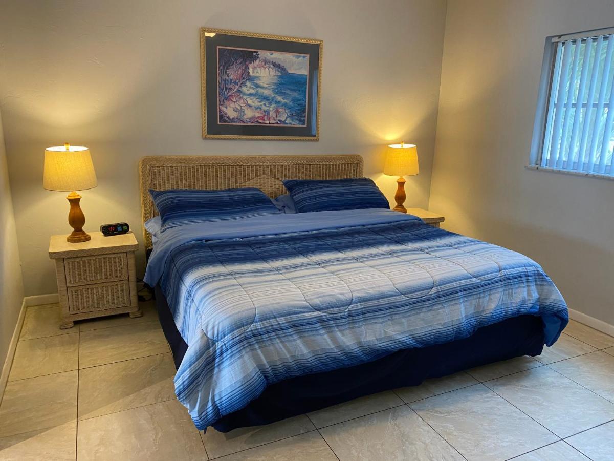 Hideaway Waterfront Resort Cape Coral Exterior foto