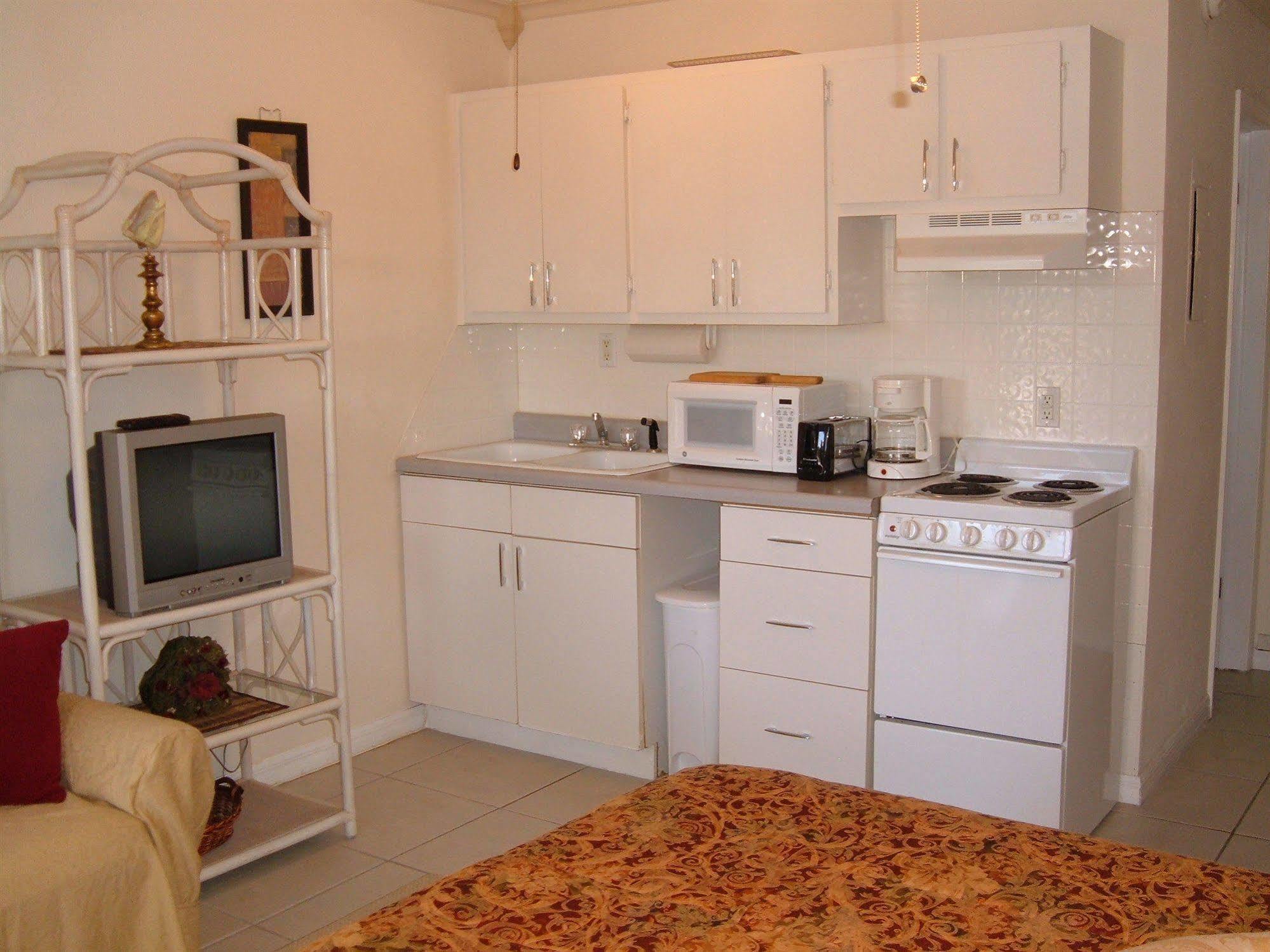 Hideaway Waterfront Resort Cape Coral Exterior foto