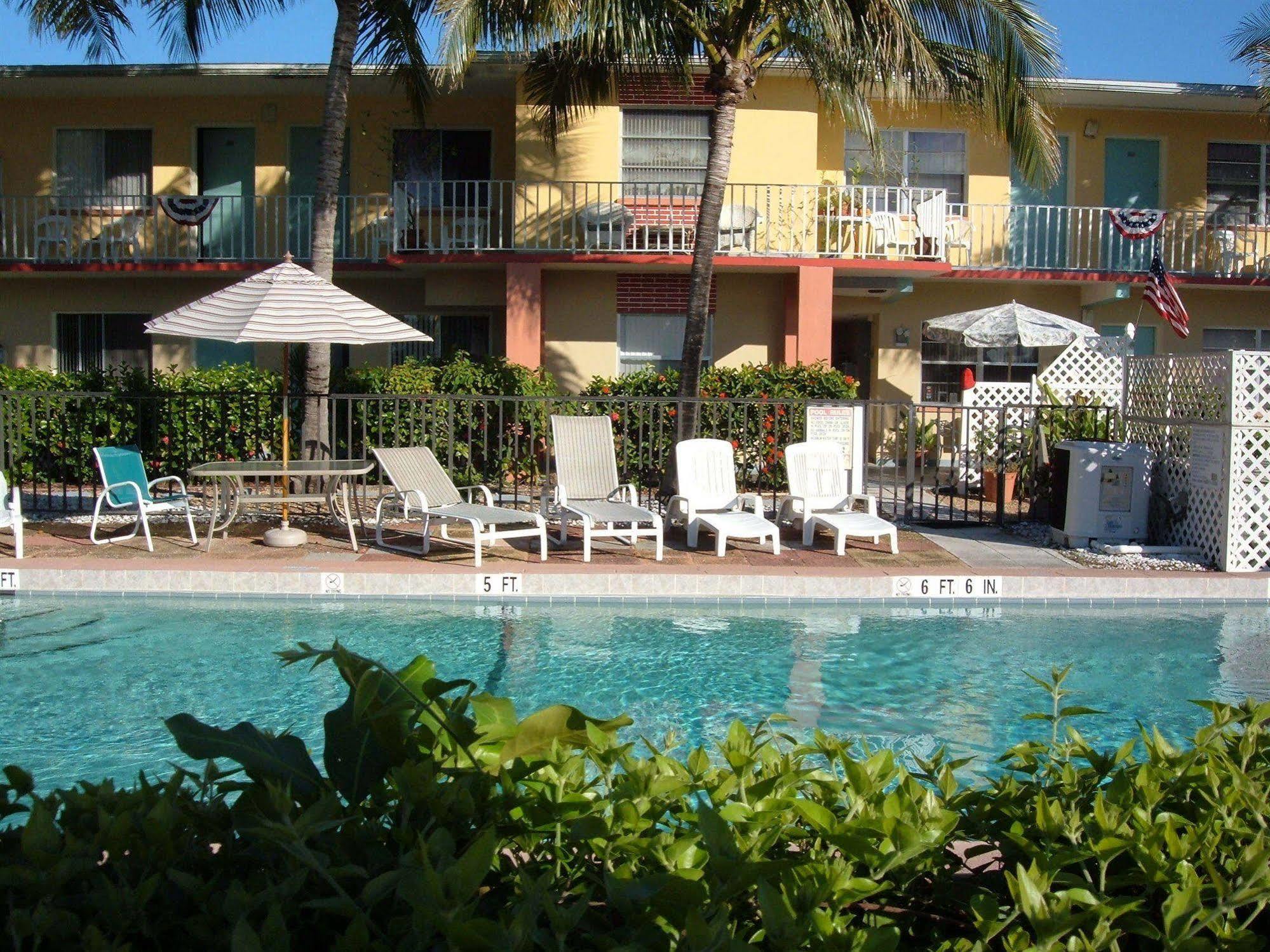 Hideaway Waterfront Resort Cape Coral Exterior foto