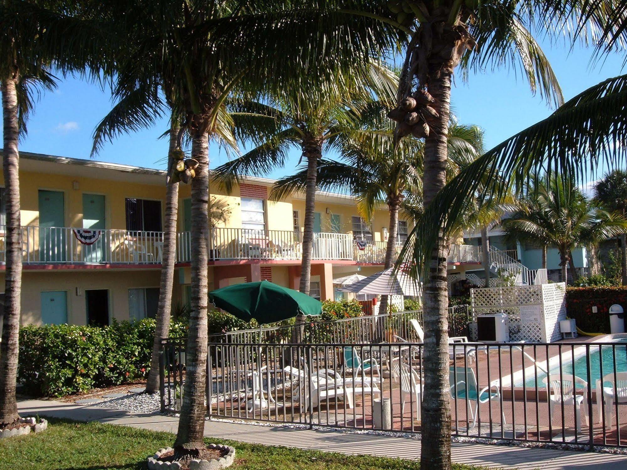 Hideaway Waterfront Resort Cape Coral Exterior foto